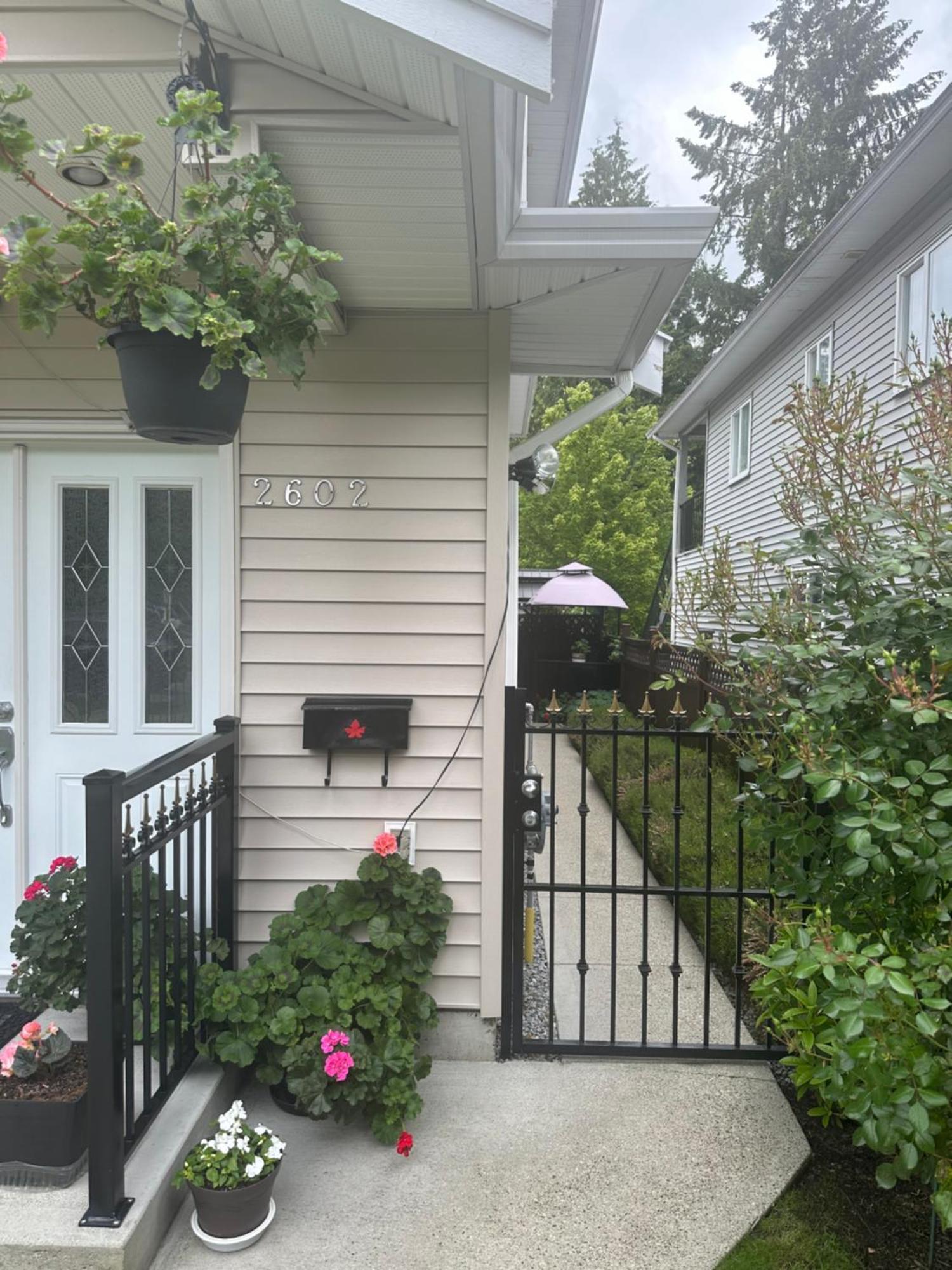 Clean And Quiet 2 Bdr 2 Bthr Private Entrance Entire Guests Suite Near Coquitlam Center Mall And Skytrain Екстериор снимка